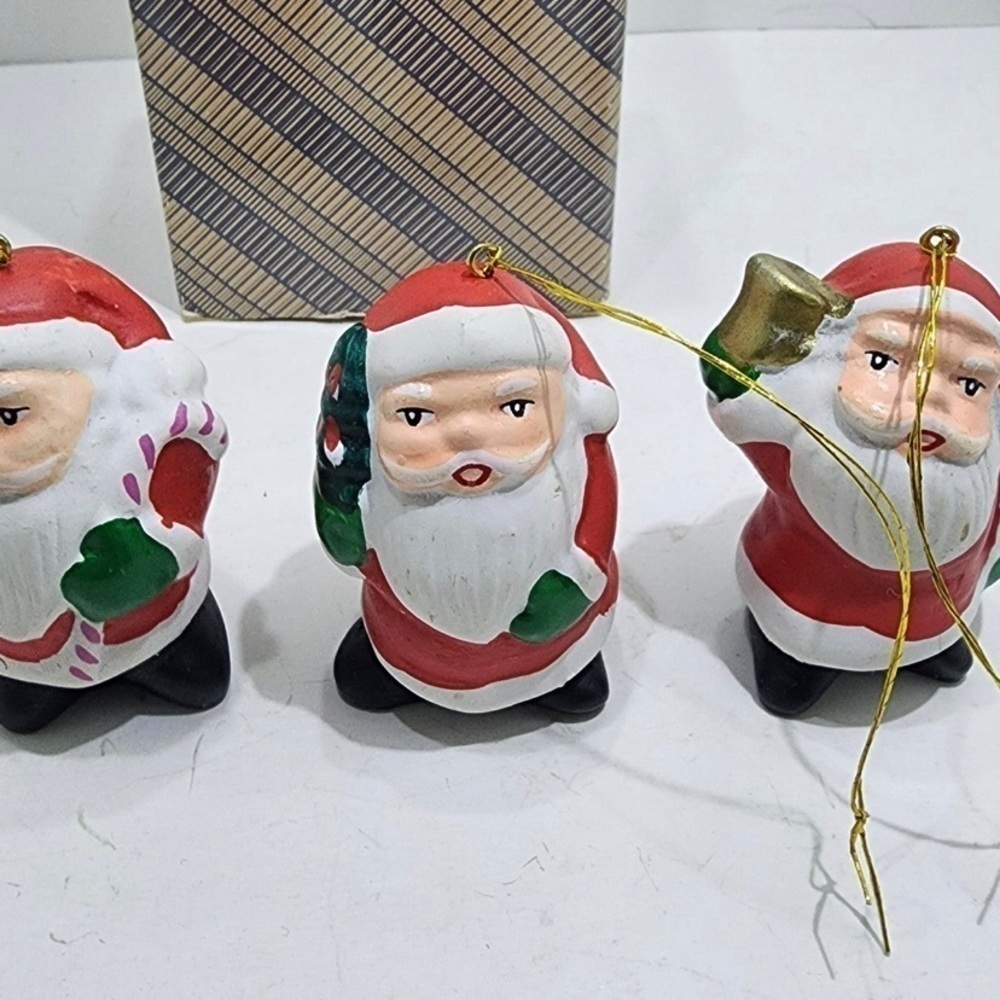 Vintage 1980s Avon "CHRISTMAS TRIO" Set of 3 Ceramic Santa Ornaments - Picture 3 of 5